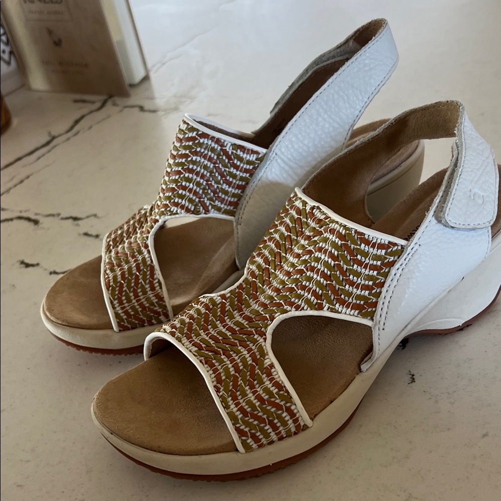 Halsa Footwear White and Brown Woven Sandals never worn size 8